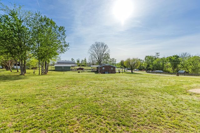 448 Duncan Cir, Lobelville, TN 37097