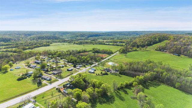 448 Duncan Cir, Lobelville, TN 37097