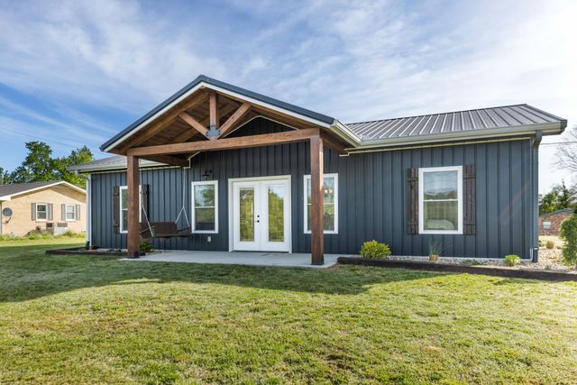 448 Duncan Cir, Lobelville, TN 37097
