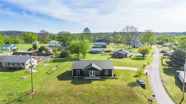 448 Duncan Cir, Lobelville, TN 37097