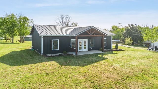 448 Duncan Cir, Lobelville, TN 37097