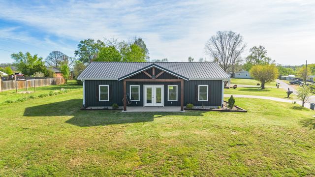 448 Duncan Cir, Lobelville, TN 37097