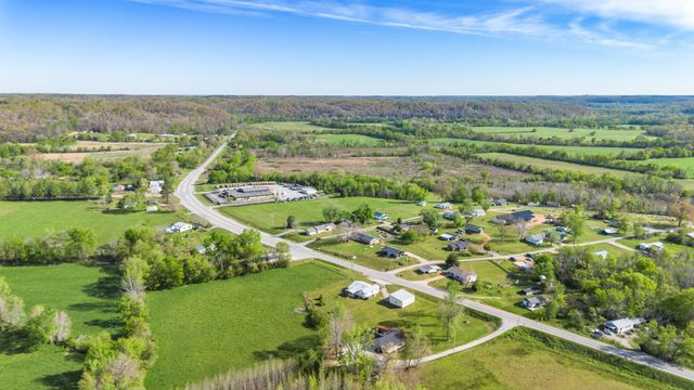 448 Duncan Cir, Lobelville, TN 37097