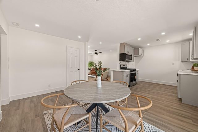 608 Lloyd Lane, Baytown, TX 77521