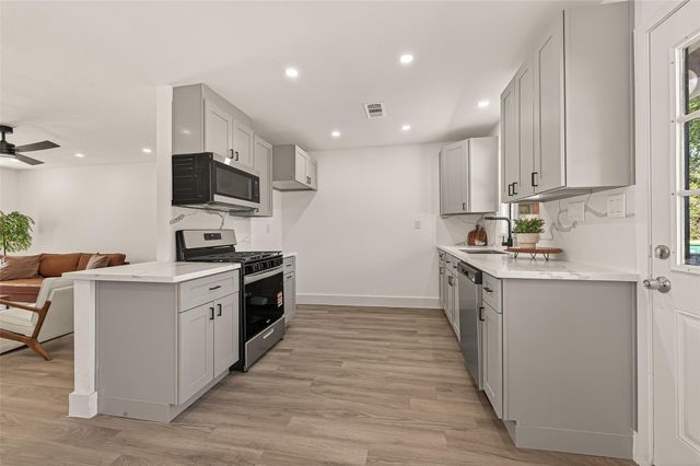 608 Lloyd Lane, Baytown, TX 77521