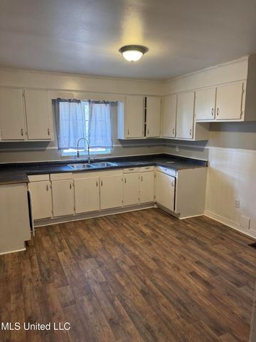 3251 Corey Drive, Jackson, MS 39212