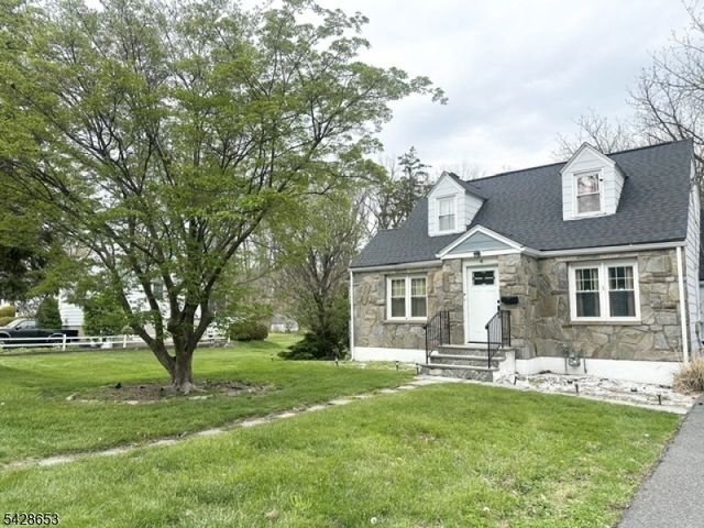 4 W Nelson St, Newton Town, NJ 07860