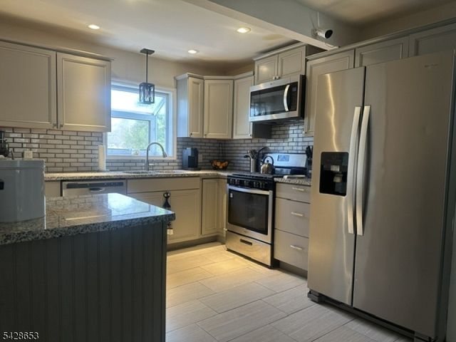4 W Nelson St, Newton Town, NJ 07860