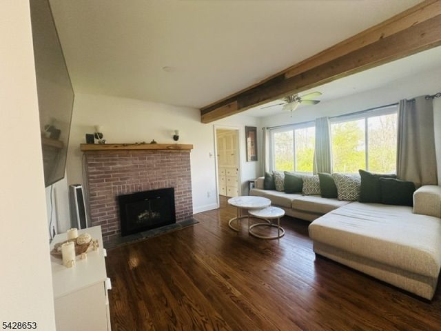 4 W Nelson St, Newton Town, NJ 07860