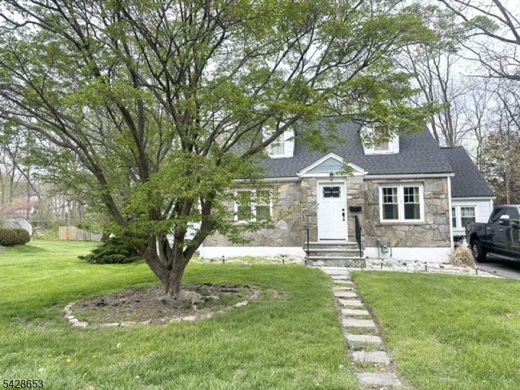 4 W Nelson St, Newton Town, NJ 07860