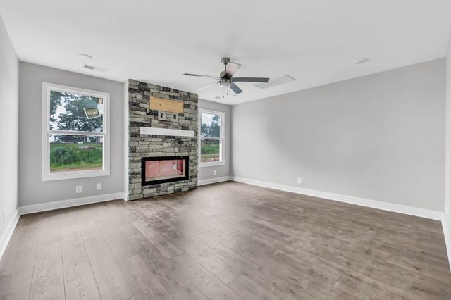 2673 Brewster Dr, Clarksville, TN 37042