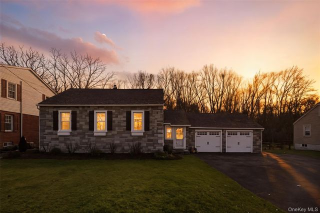 117 Cedar Avenue, New Windsor, NY 12553