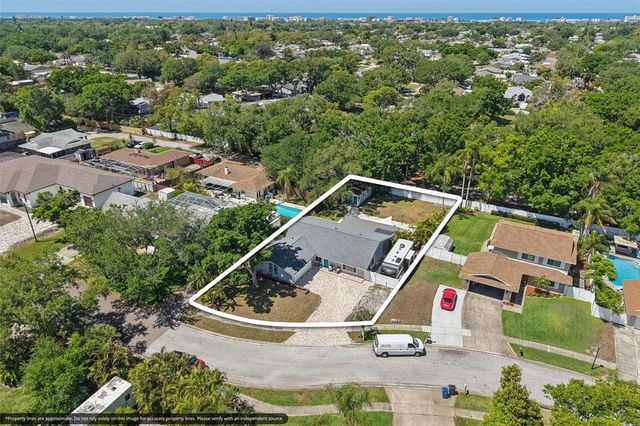 10000 W BAY STREET, Seminole, FL 33776