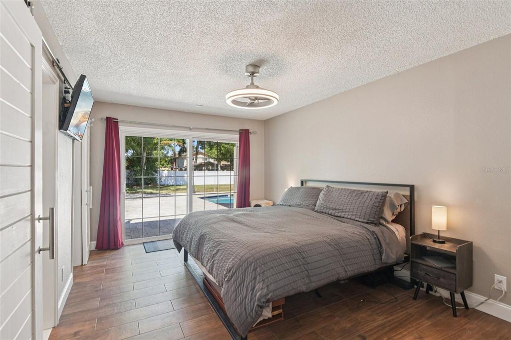 Image 12 of property listing at 10000 W BAY STREET, Seminole, FL 33776