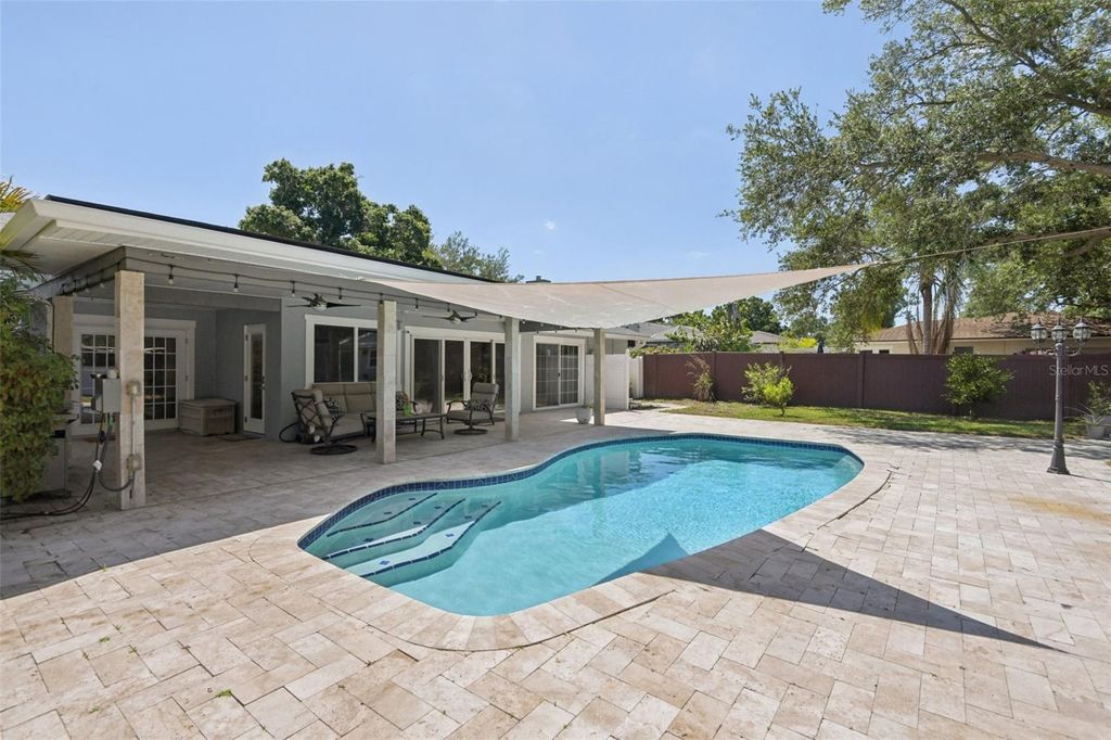 Image 23 of property listing at 10000 W BAY STREET, Seminole, FL 33776