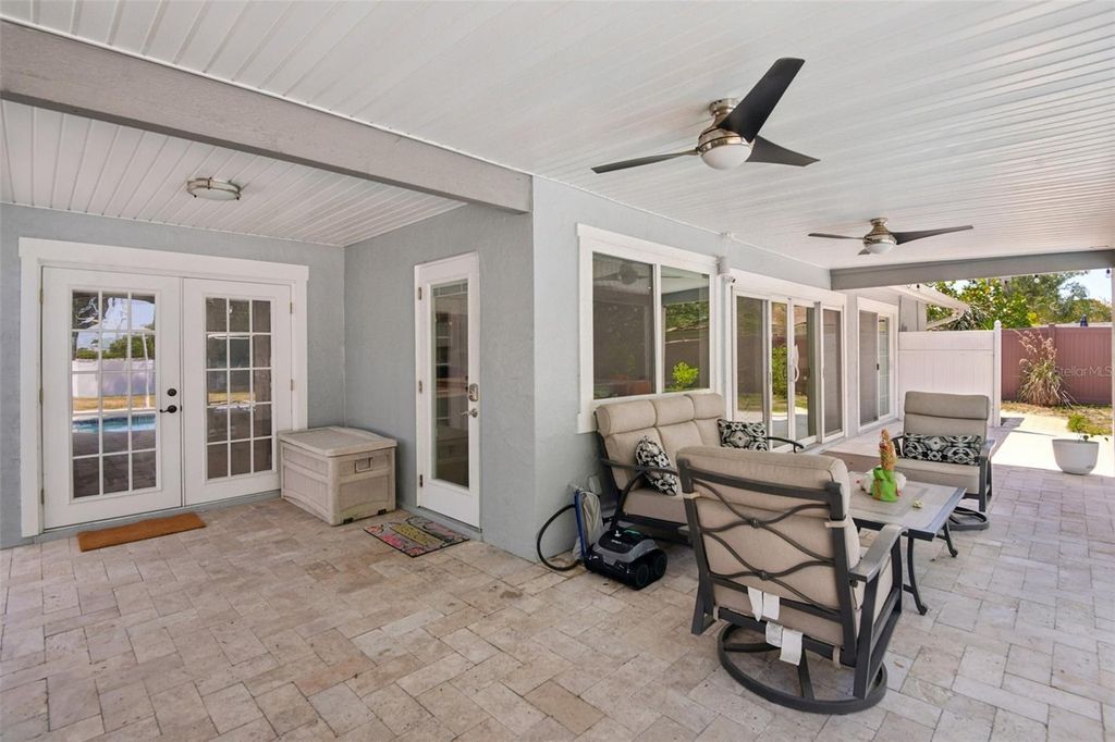 Image 25 of property listing at 10000 W BAY STREET, Seminole, FL 33776