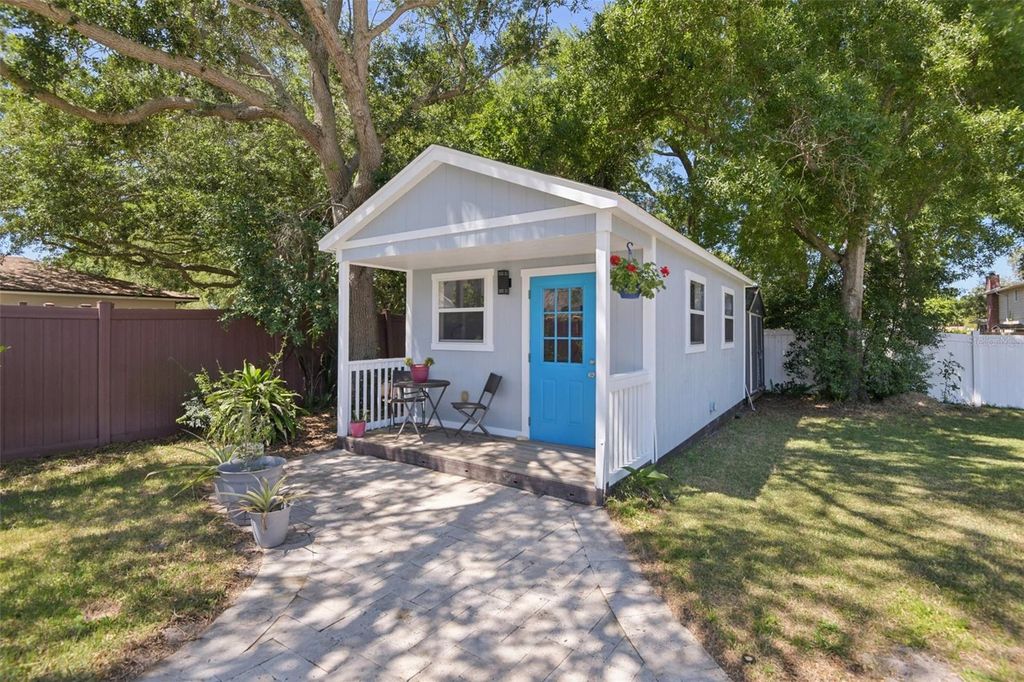 Image 28 of property listing at 10000 W BAY STREET, Seminole, FL 33776