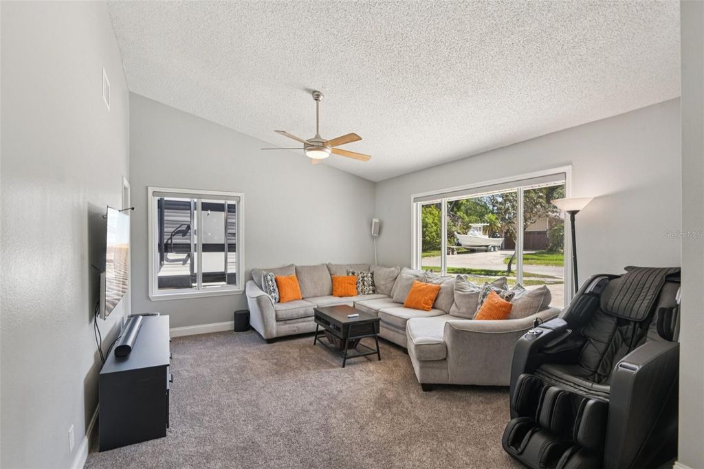 Image 4 of property listing at 10000 W BAY STREET, Seminole, FL 33776