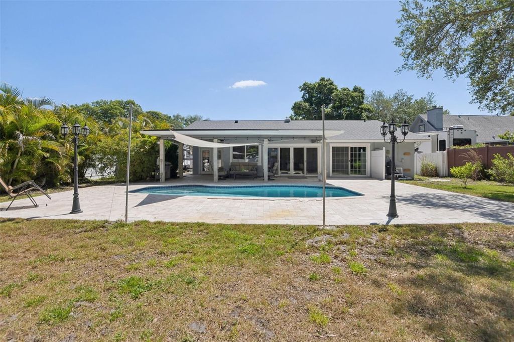 Image 32 of property listing at 10000 W BAY STREET, Seminole, FL 33776