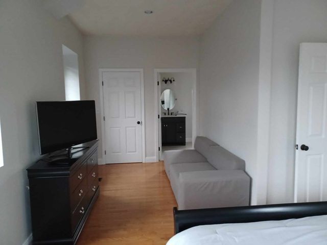 740 Broadway 740, Chelsea, MA 02150