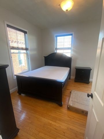 740 Broadway 740, Chelsea, MA 02150