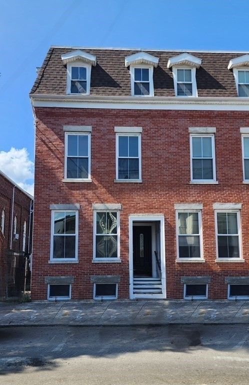 740 Broadway 740, Chelsea, MA 02150