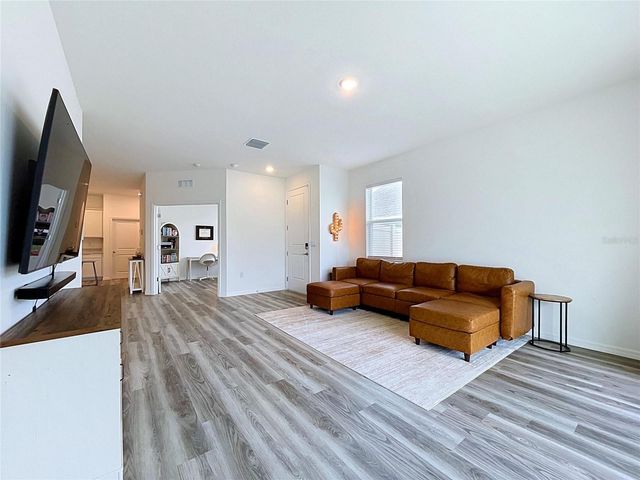 32852 RUSTIC RISE ROAD, San Antonio, FL 33576