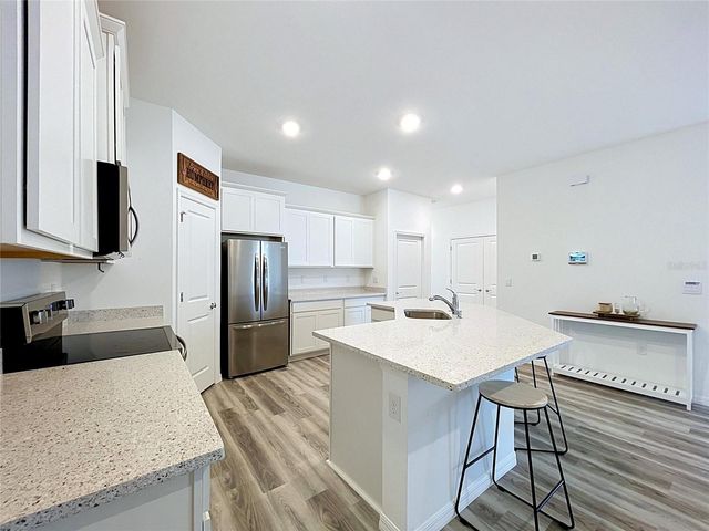 32852 RUSTIC RISE ROAD, San Antonio, FL 33576