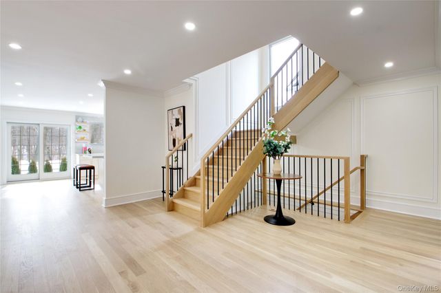 30 4th Street, Manhasset, NY 11030