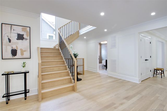 30 4th Street, Manhasset, NY 11030