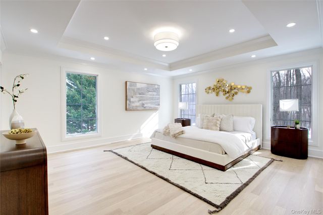 30 4th Street, Manhasset, NY 11030