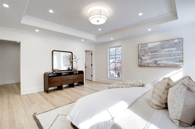 30 4th Street, Manhasset, NY 11030