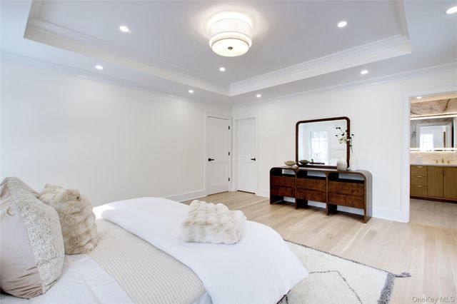 30 4th Street, Manhasset, NY 11030