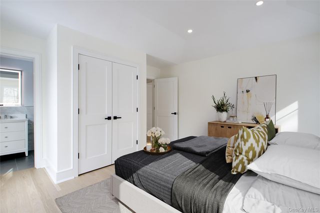 30 4th Street, Manhasset, NY 11030