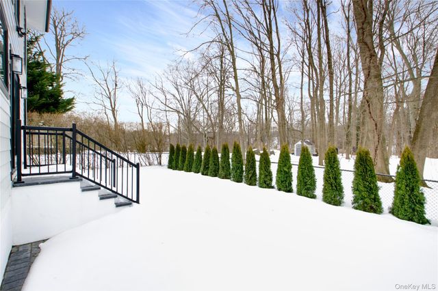 30 4th Street, Manhasset, NY 11030