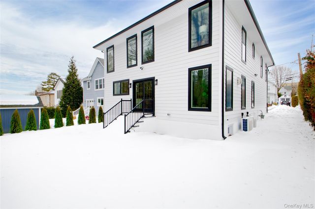 30 4th Street, Manhasset, NY 11030