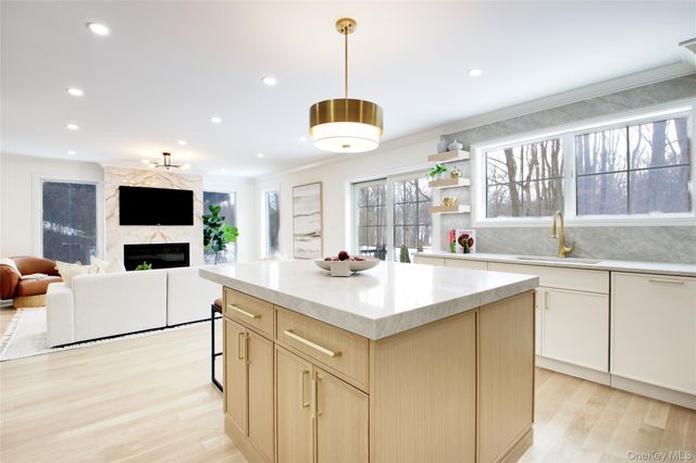 30 4th Street, Manhasset, NY 11030