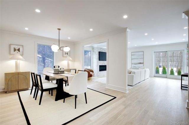 30 4th Street, Manhasset, NY 11030