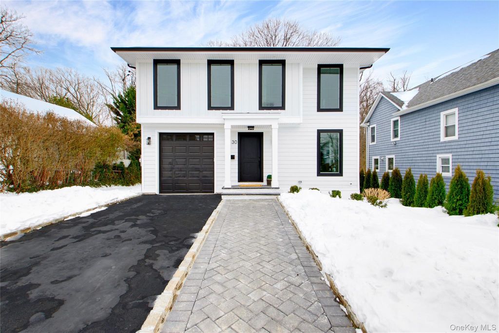 30 4th Street, Manhasset, NY 11030