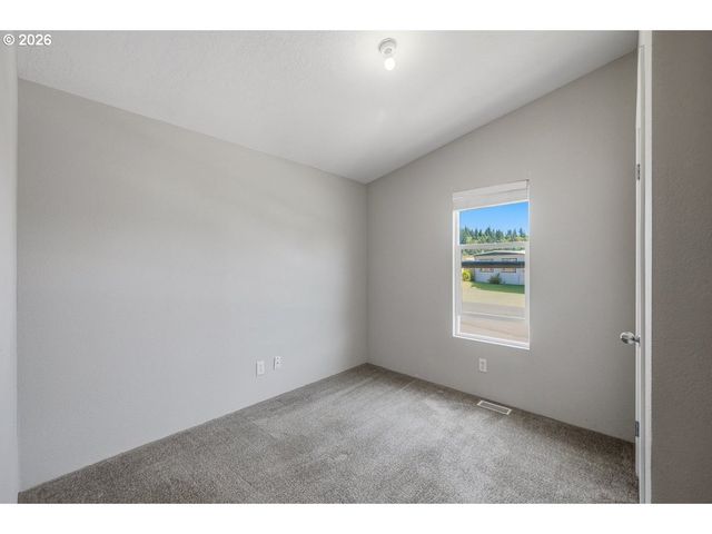 13900 Se HIGHWAY 212 39, Clackamas, OR 97015