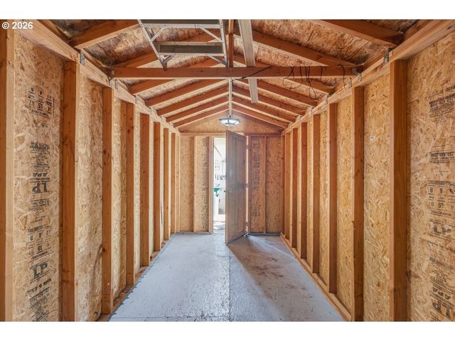 13900 Se HIGHWAY 212 39, Clackamas, OR 97015