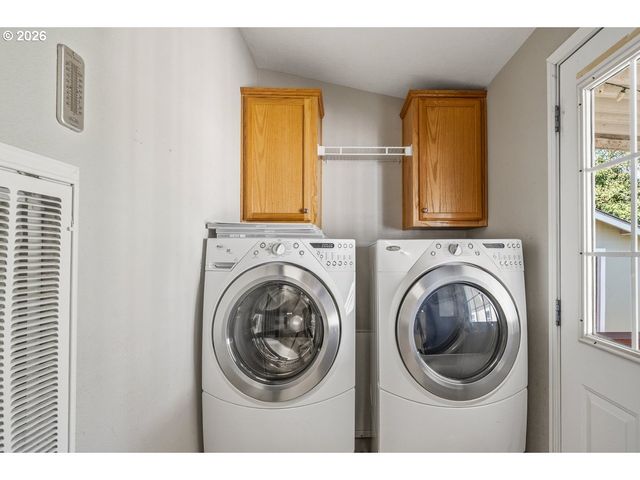 13900 Se HIGHWAY 212 39, Clackamas, OR 97015