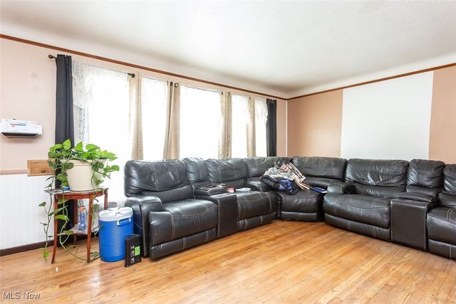 6849 Lantern Lane, Parma Heights, OH 44130