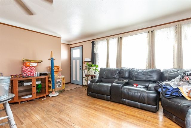 6849 Lantern Lane, Parma Heights, OH 44130