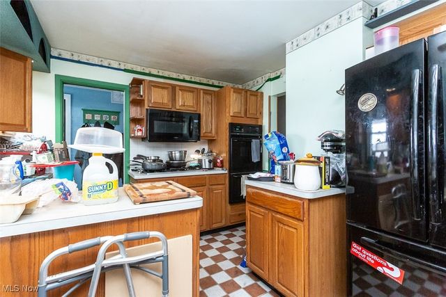 6849 Lantern Lane, Parma Heights, OH 44130