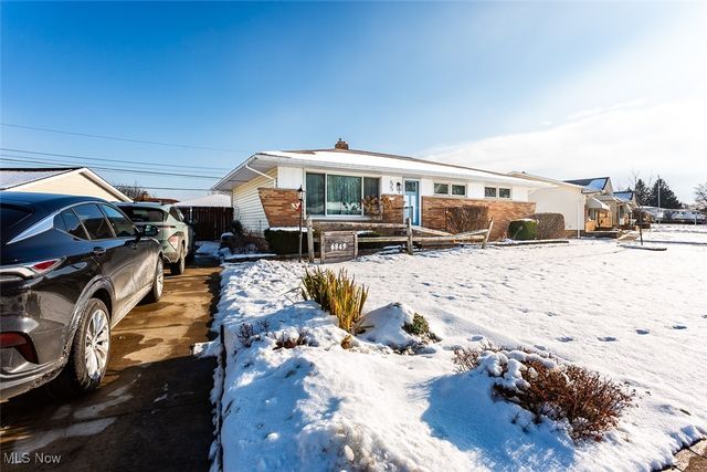 6849 Lantern Lane, Parma Heights, OH 44130