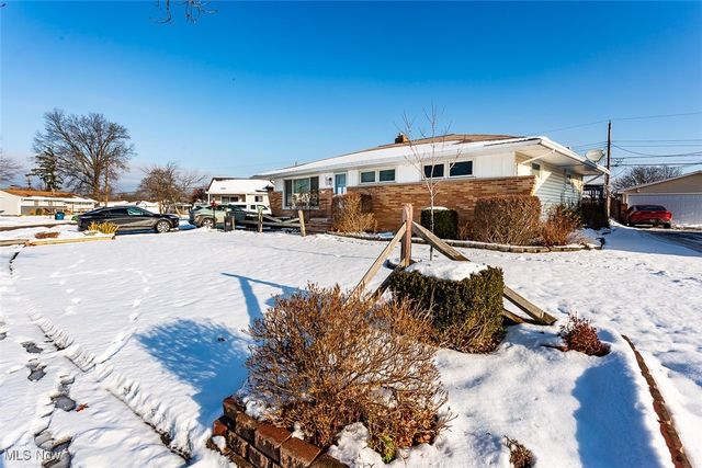 6849 Lantern Lane, Parma Heights, OH 44130