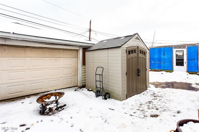 6849 Lantern Lane, Parma Heights, OH 44130