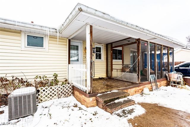 6849 Lantern Lane, Parma Heights, OH 44130