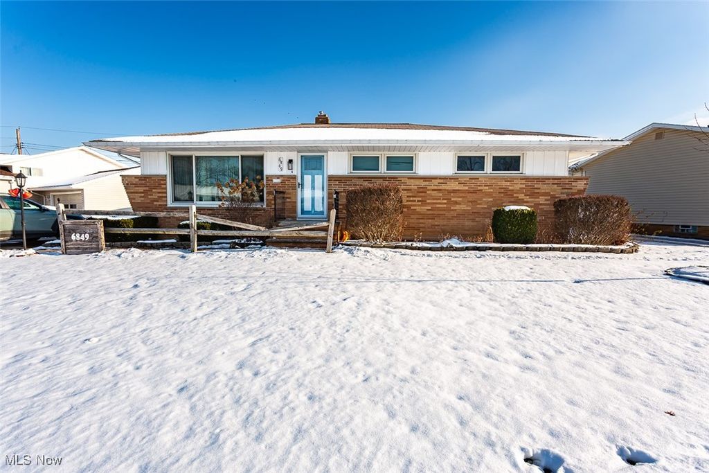 6849 Lantern Lane, Parma Heights, OH 44130